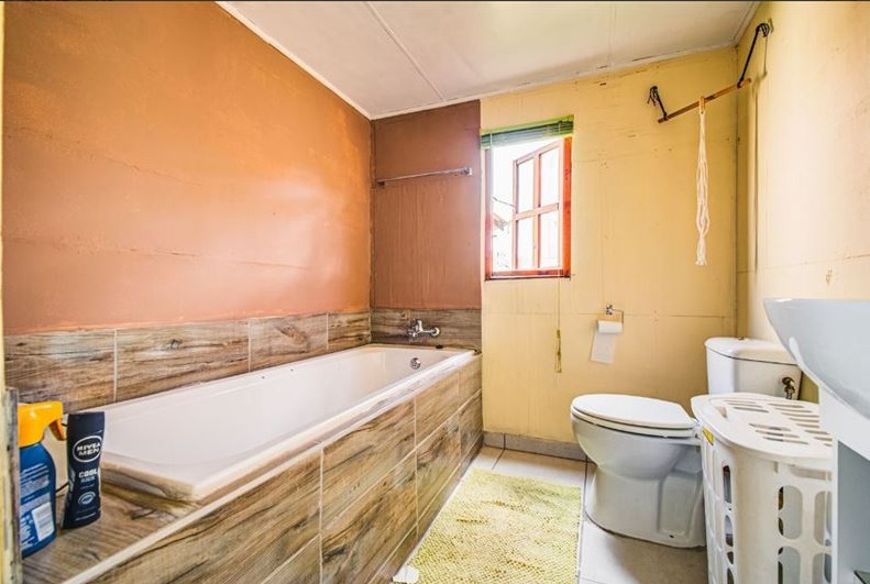 4 Bedroom Property for Sale in Bonaero Park Gauteng