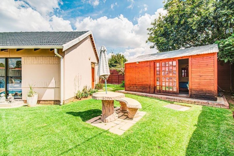 4 Bedroom Property for Sale in Bonaero Park Gauteng