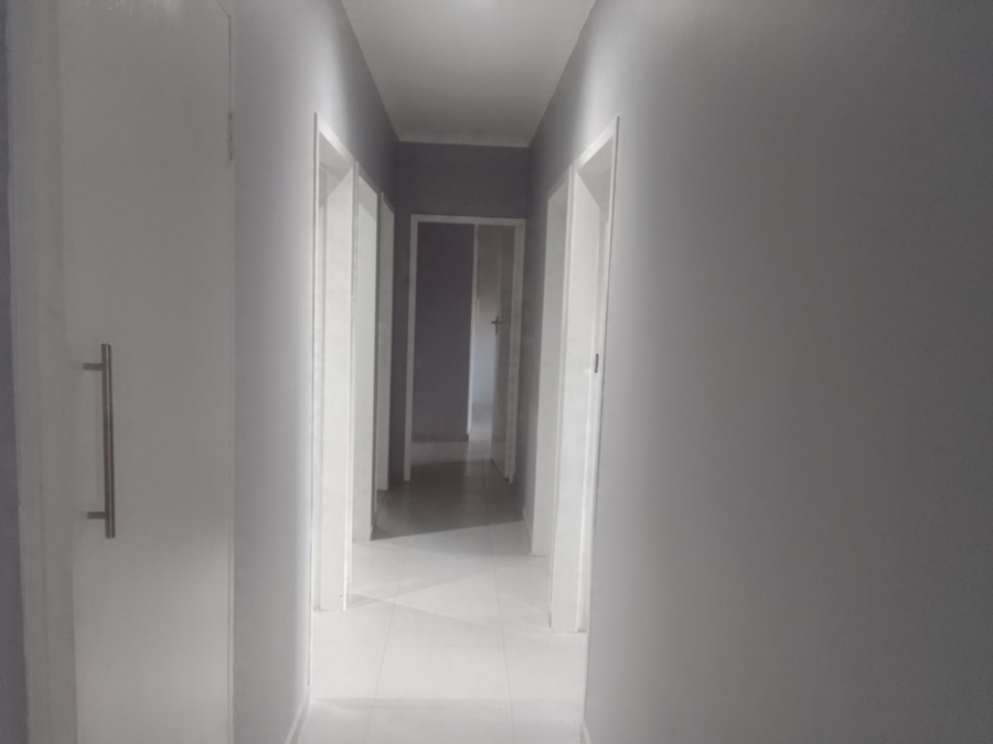 4 Bedroom Property for Sale in Jan Niemand Park Gauteng