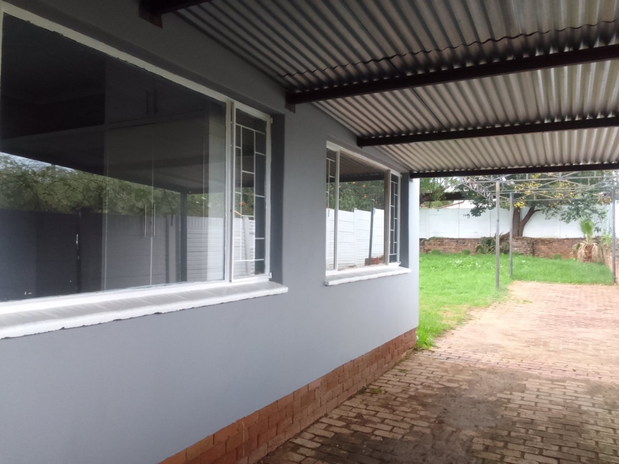 4 Bedroom Property for Sale in Jan Niemand Park Gauteng