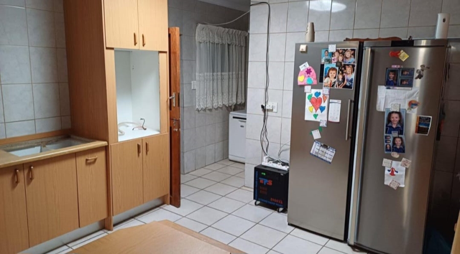 6 Bedroom Property for Sale in Ninapark Gauteng