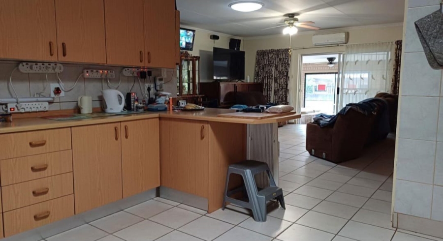 6 Bedroom Property for Sale in Ninapark Gauteng