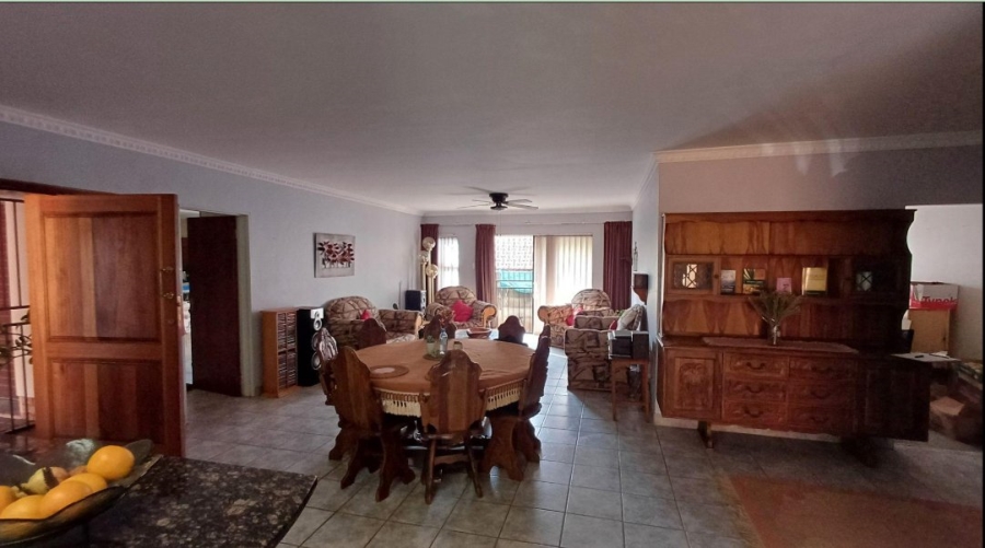 6 Bedroom Property for Sale in Ninapark Gauteng