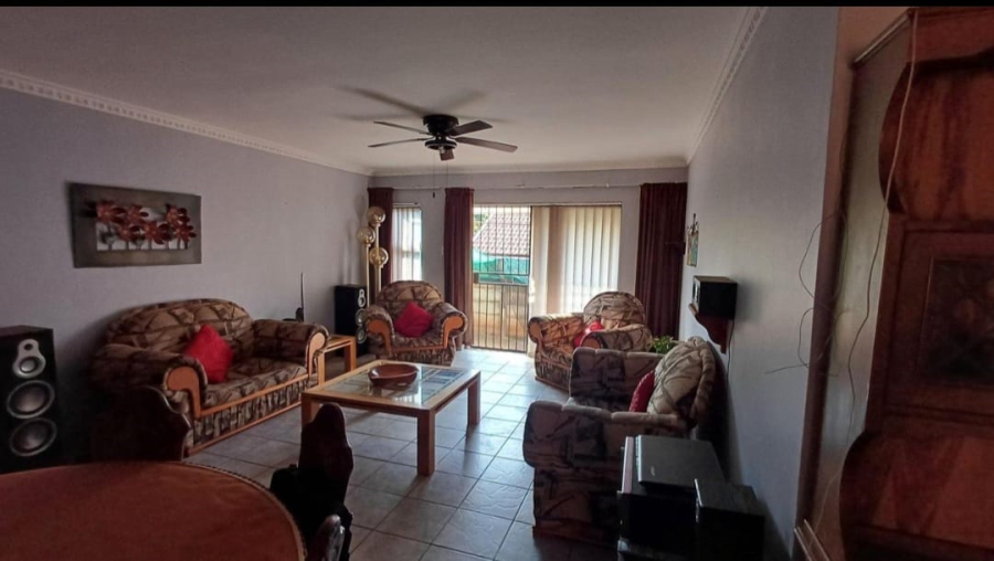 6 Bedroom Property for Sale in Ninapark Gauteng
