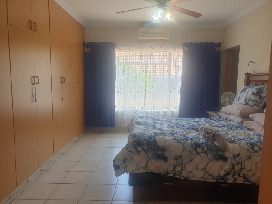 6 Bedroom Property for Sale in Ninapark Gauteng