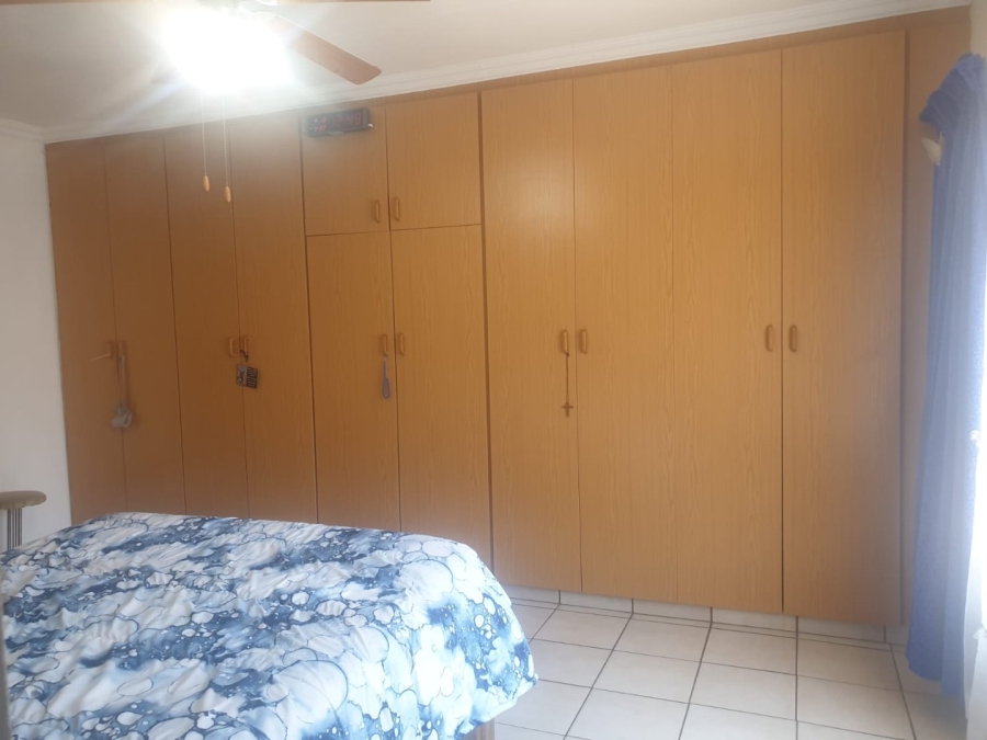 6 Bedroom Property for Sale in Ninapark Gauteng