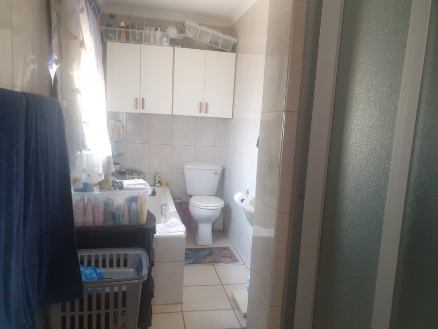 6 Bedroom Property for Sale in Ninapark Gauteng