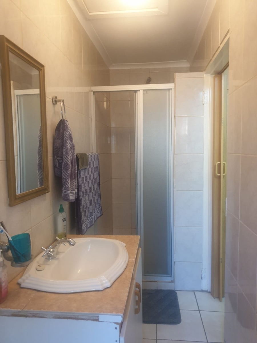 6 Bedroom Property for Sale in Ninapark Gauteng