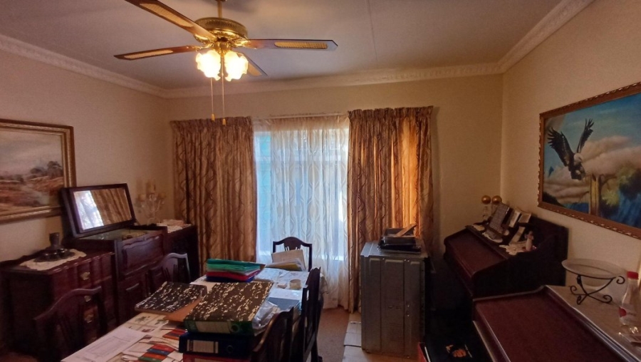 6 Bedroom Property for Sale in Ninapark Gauteng