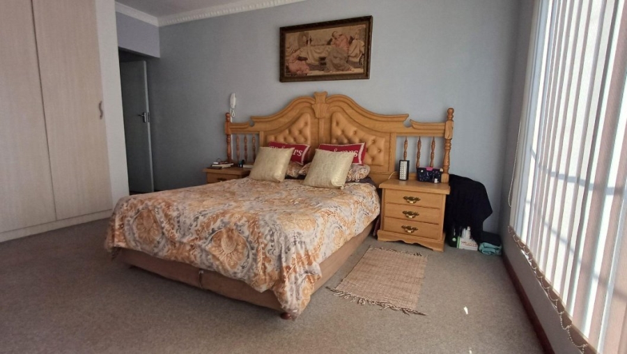 6 Bedroom Property for Sale in Ninapark Gauteng