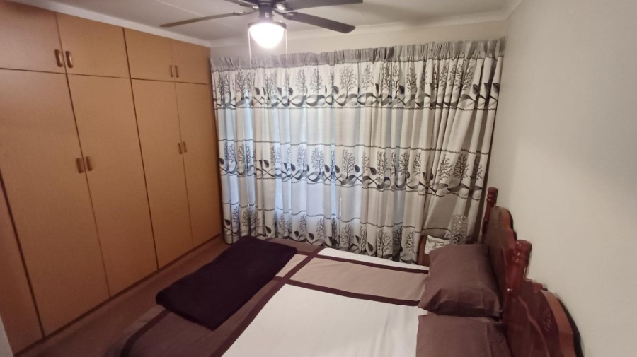 6 Bedroom Property for Sale in Ninapark Gauteng