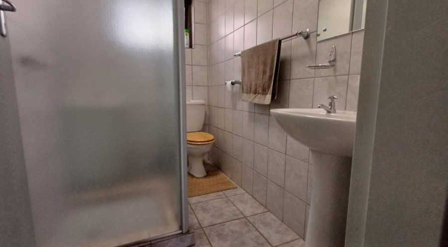 6 Bedroom Property for Sale in Ninapark Gauteng