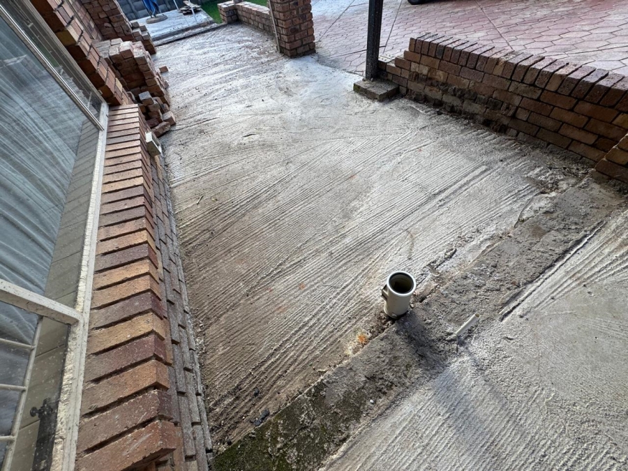 2 Bedroom Property for Sale in The Reeds Gauteng