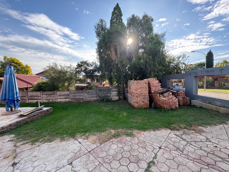 2 Bedroom Property for Sale in The Reeds Gauteng