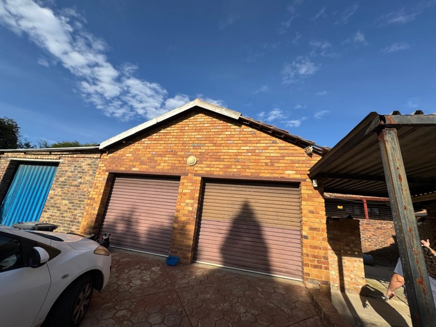 2 Bedroom Property for Sale in The Reeds Gauteng