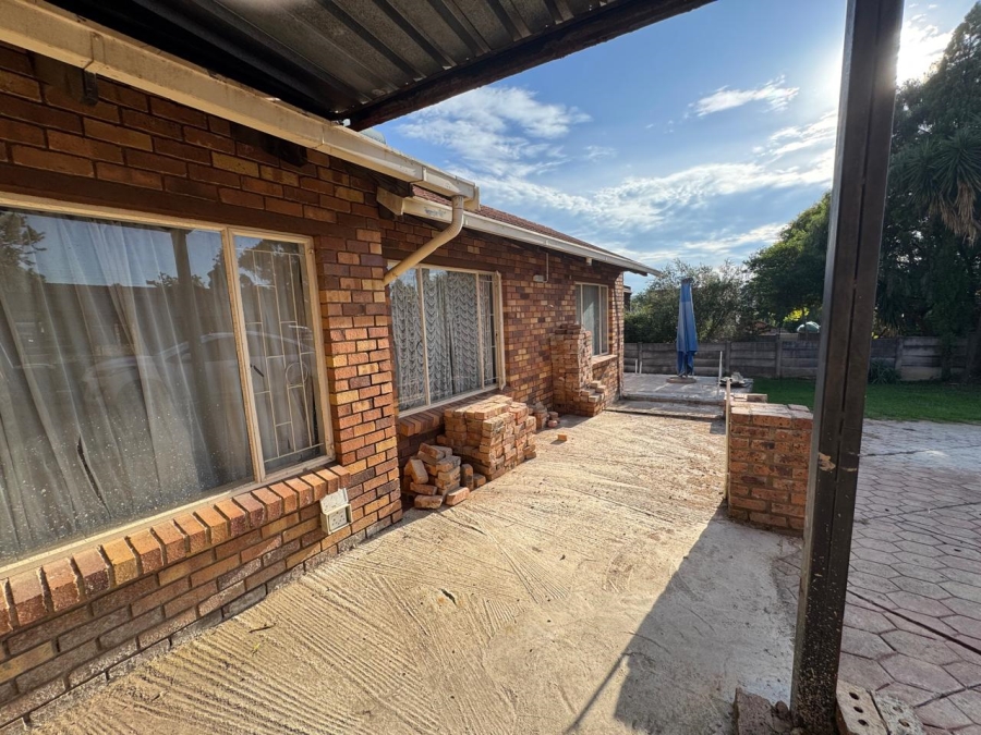 2 Bedroom Property for Sale in The Reeds Gauteng