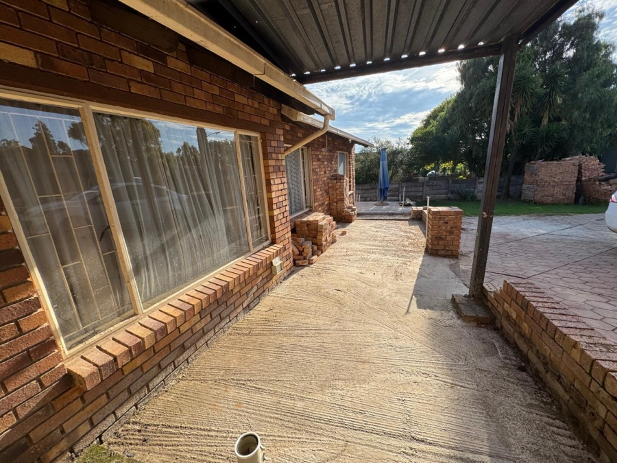 2 Bedroom Property for Sale in The Reeds Gauteng