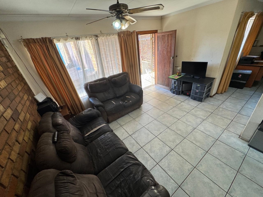 2 Bedroom Property for Sale in The Reeds Gauteng