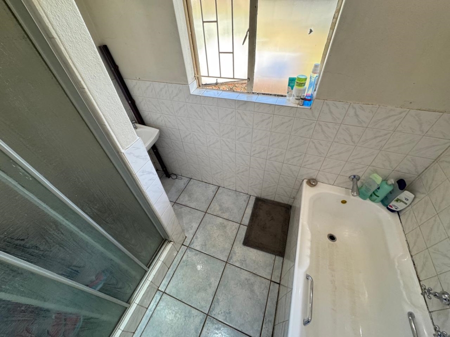 2 Bedroom Property for Sale in The Reeds Gauteng
