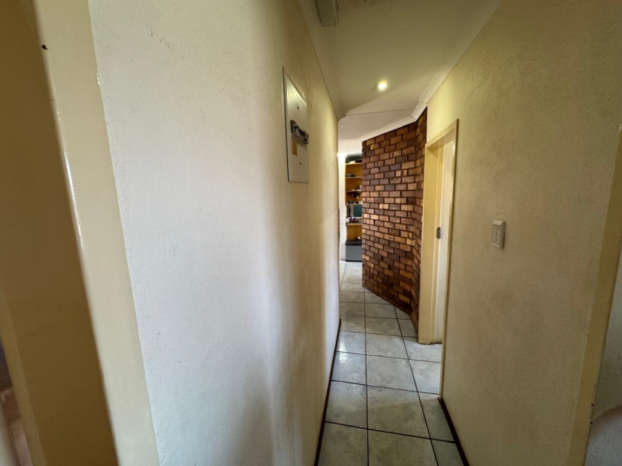 2 Bedroom Property for Sale in The Reeds Gauteng