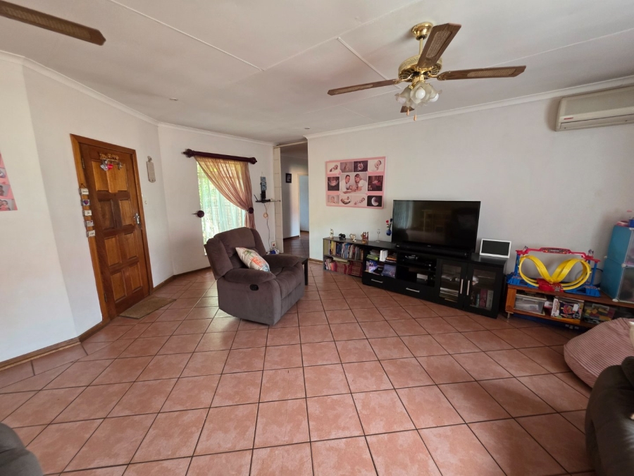  Bedroom Property for Sale in Annlin Gauteng