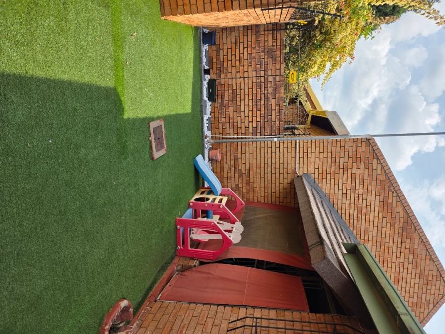  Bedroom Property for Sale in Annlin Gauteng
