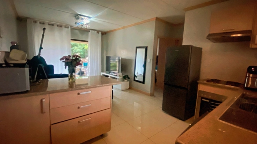 1 Bedroom Property for Sale in Noordwyk Gauteng