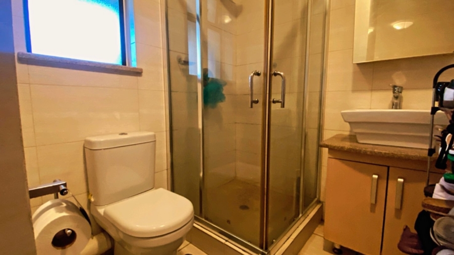 1 Bedroom Property for Sale in Noordwyk Gauteng