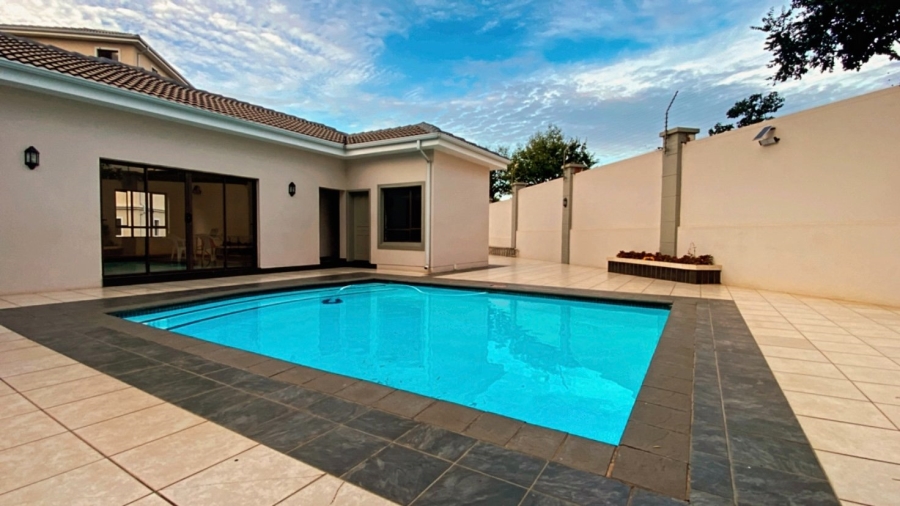 1 Bedroom Property for Sale in Noordwyk Gauteng