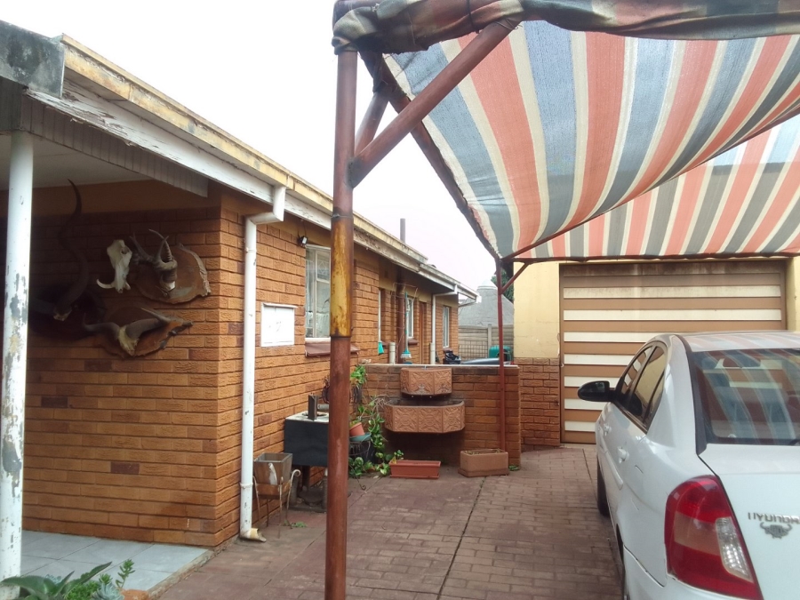 3 Bedroom Property for Sale in Jan Niemand Park Gauteng