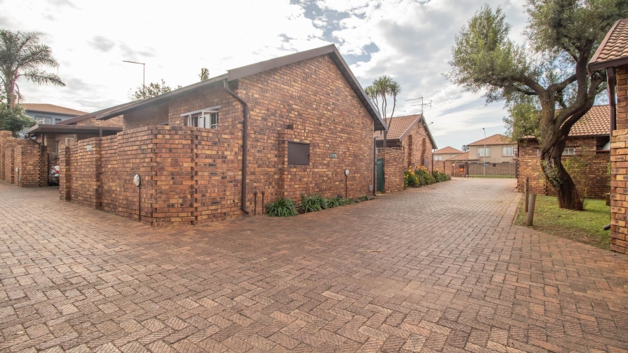 2 Bedroom Property for Sale in Terenure Gauteng