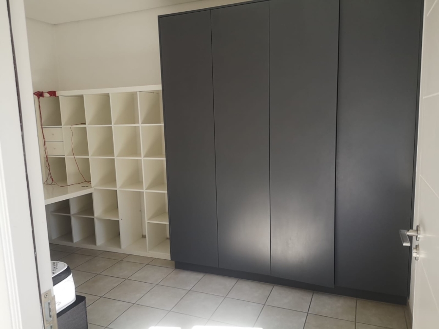 To Let 1 Bedroom Property for Rent in Craighall Park Gauteng