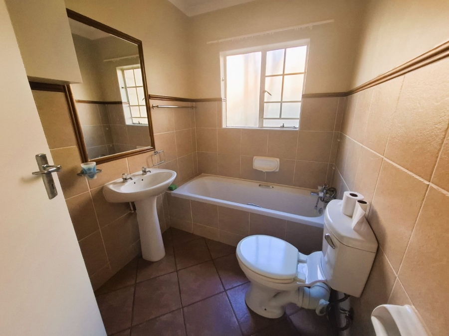 To Let 3 Bedroom Property for Rent in Mooikloof Ridge Gauteng