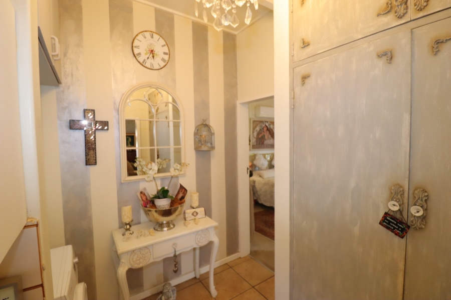 5 Bedroom Property for Sale in Colbyn Gauteng