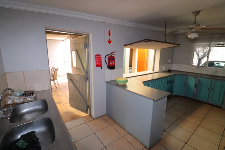 5 Bedroom Property for Sale in Colbyn Gauteng