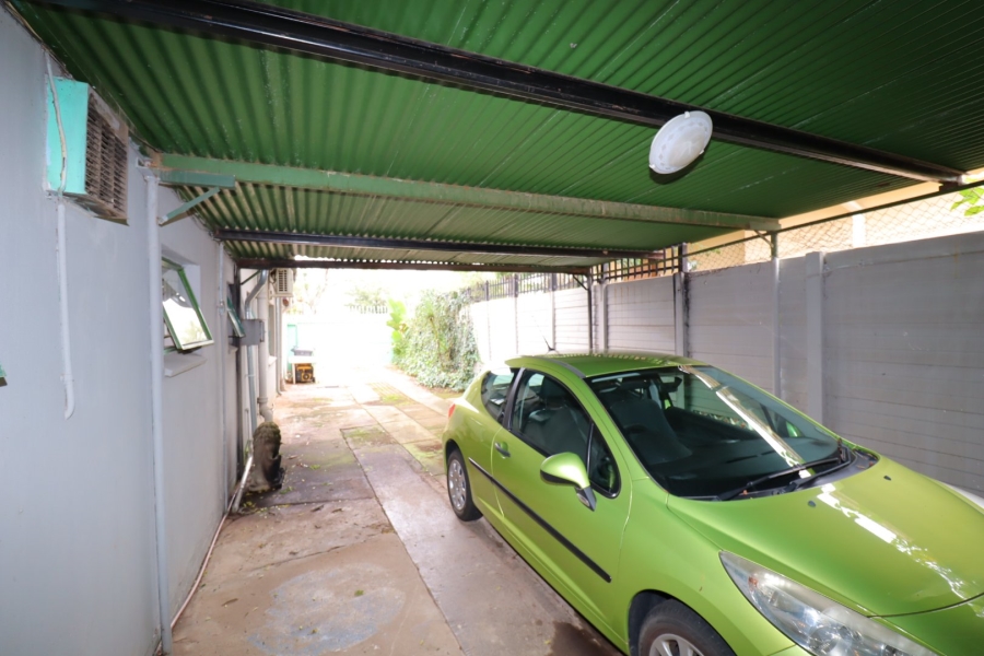 5 Bedroom Property for Sale in Colbyn Gauteng