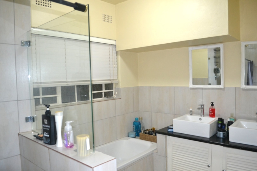 2 Bedroom Property for Sale in Bryanston East Gauteng