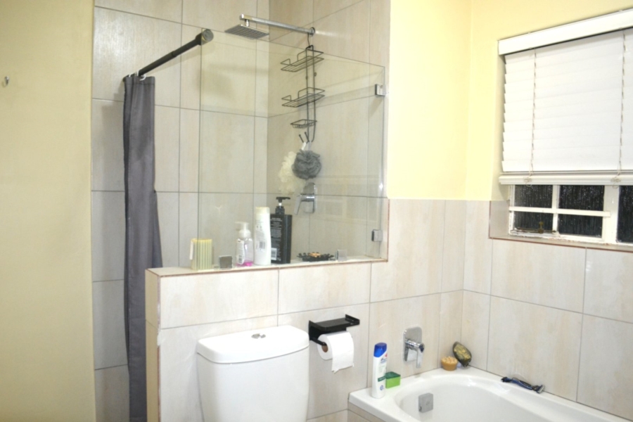 2 Bedroom Property for Sale in Bryanston East Gauteng