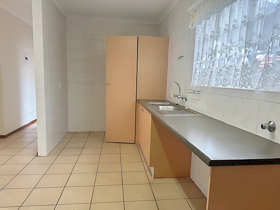 2 Bedroom Property for Sale in Wilro Park Gauteng