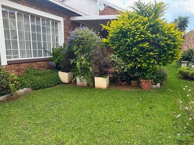 2 Bedroom Property for Sale in Wilro Park Gauteng