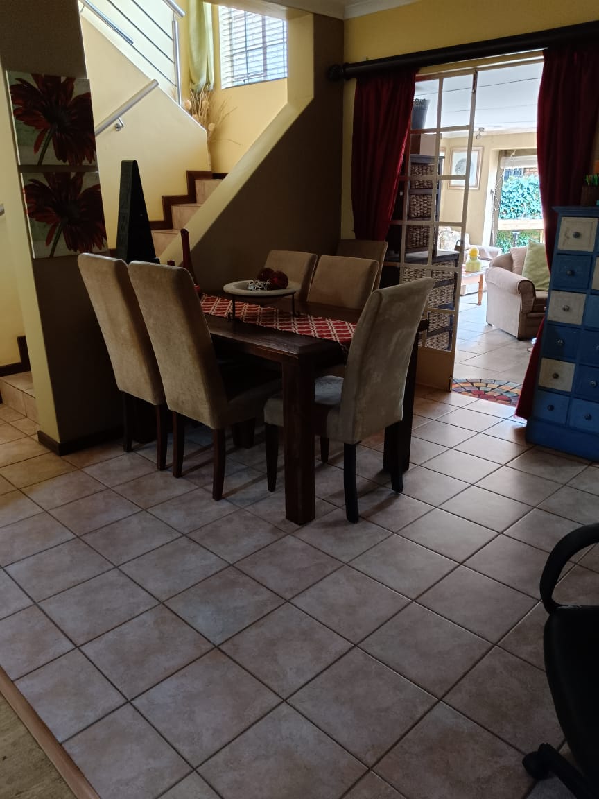 5 Bedroom Property for Sale in Doornpoort Gauteng