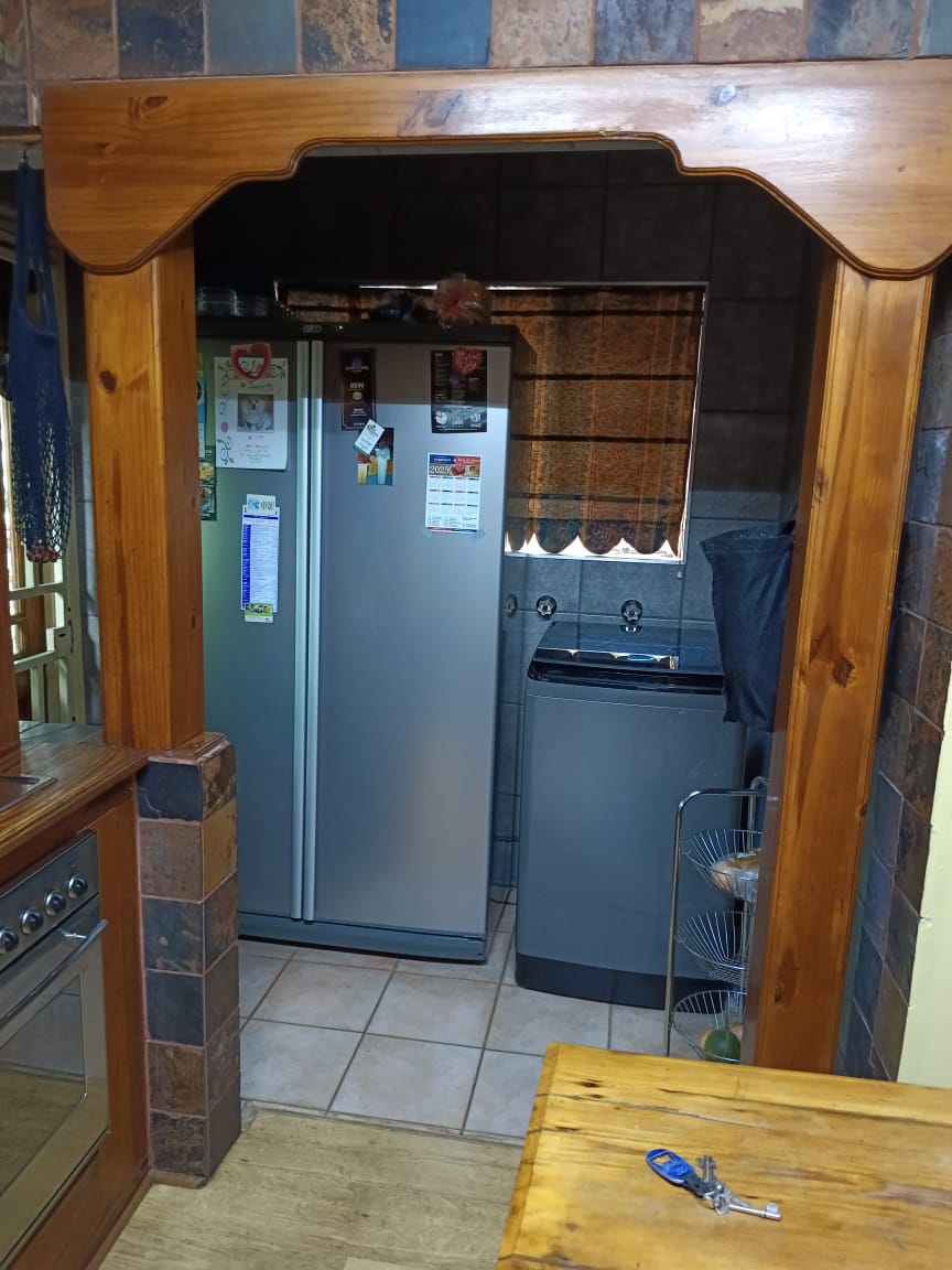 5 Bedroom Property for Sale in Doornpoort Gauteng