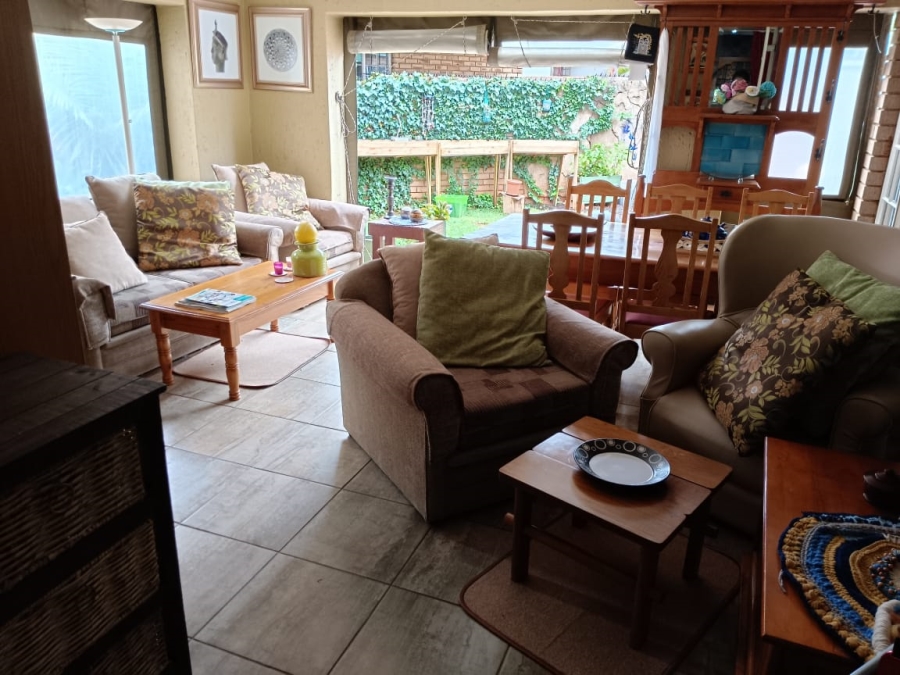 5 Bedroom Property for Sale in Doornpoort Gauteng