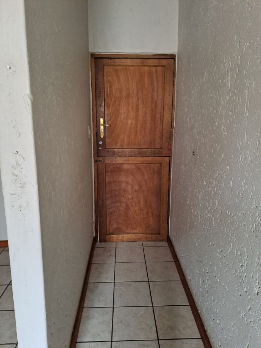 5 Bedroom Property for Sale in Doornpoort Gauteng