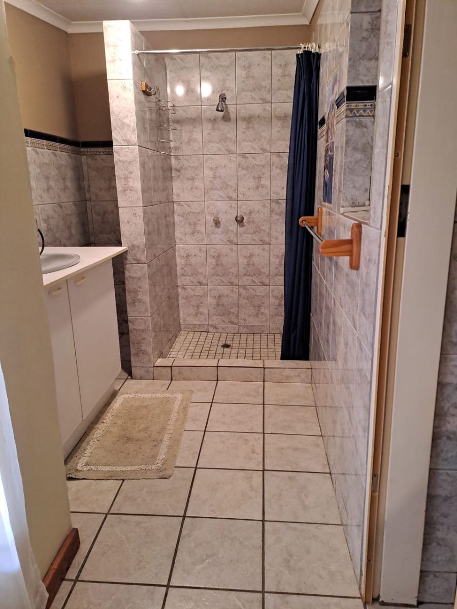 5 Bedroom Property for Sale in Doornpoort Gauteng