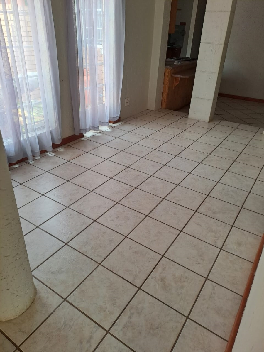 5 Bedroom Property for Sale in Doornpoort Gauteng