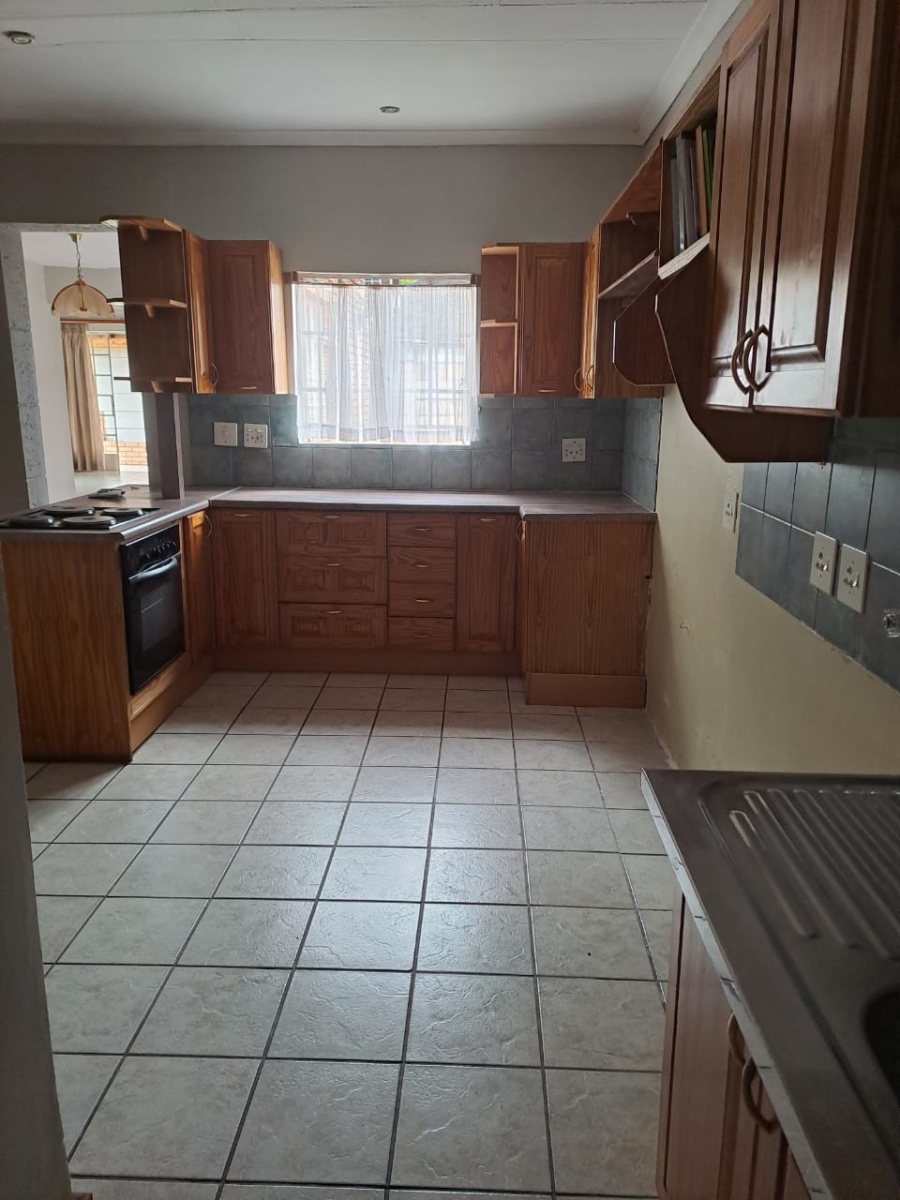 5 Bedroom Property for Sale in Doornpoort Gauteng