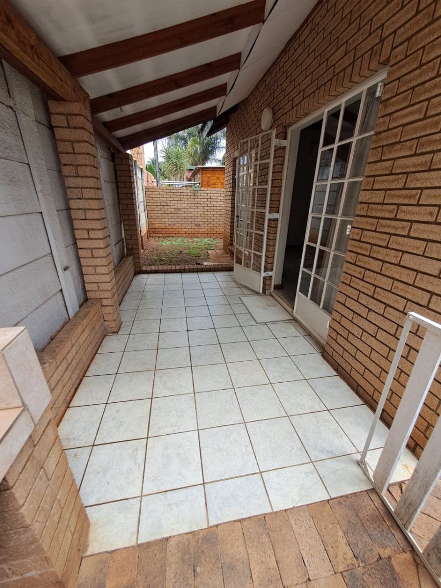 5 Bedroom Property for Sale in Doornpoort Gauteng