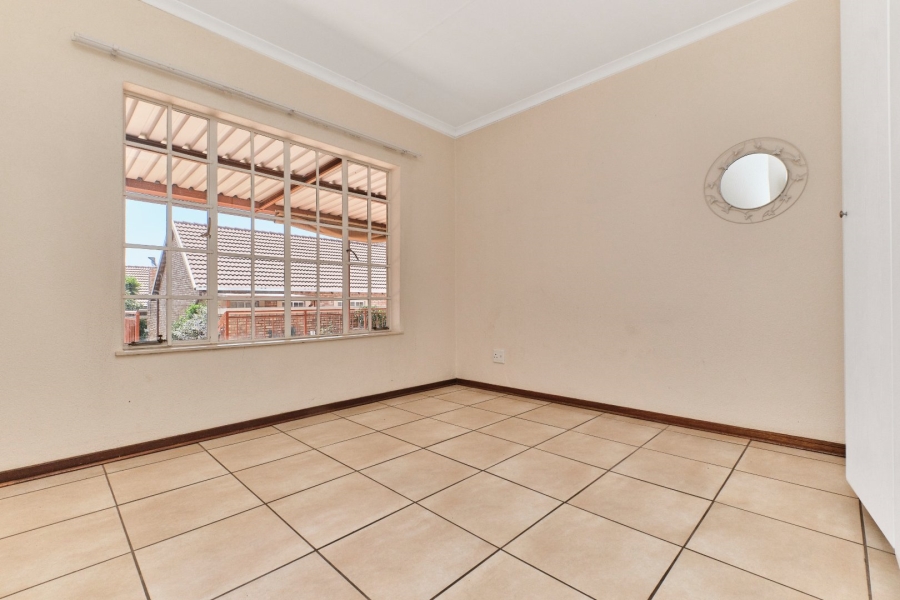 2 Bedroom Property for Sale in Honeydew Grove Gauteng