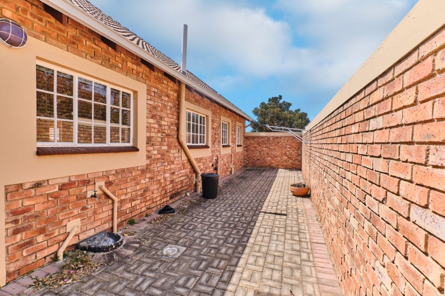 2 Bedroom Property for Sale in Honeydew Grove Gauteng